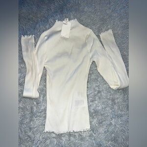 Brand new! H&M slim long sleeve top. Size S